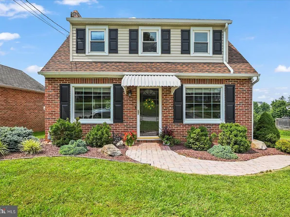 225 W Ore St, Seven Valleys, PA 17360