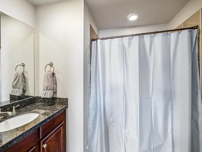 2848 Leeland St — Photo 20