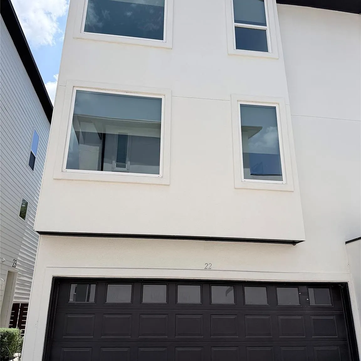 1417 Kramer Ln — Photo 1