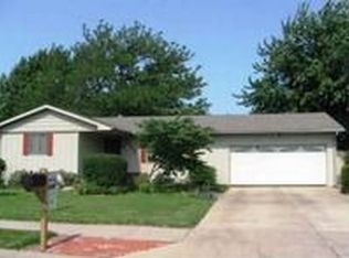 2607 N Brentwood St, Hutchinson, KS 67502