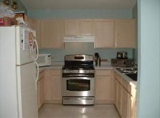 3302 Harbor Ridge Dr, Zion, IL 60099