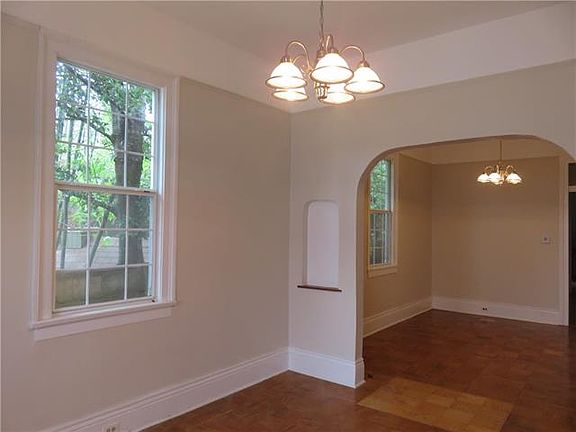 5th image of 811 Arabella St
