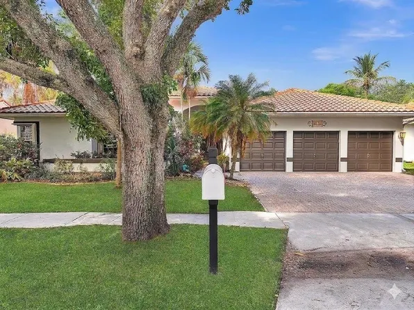3420 Washington Ln, Hollywood, FL 33026