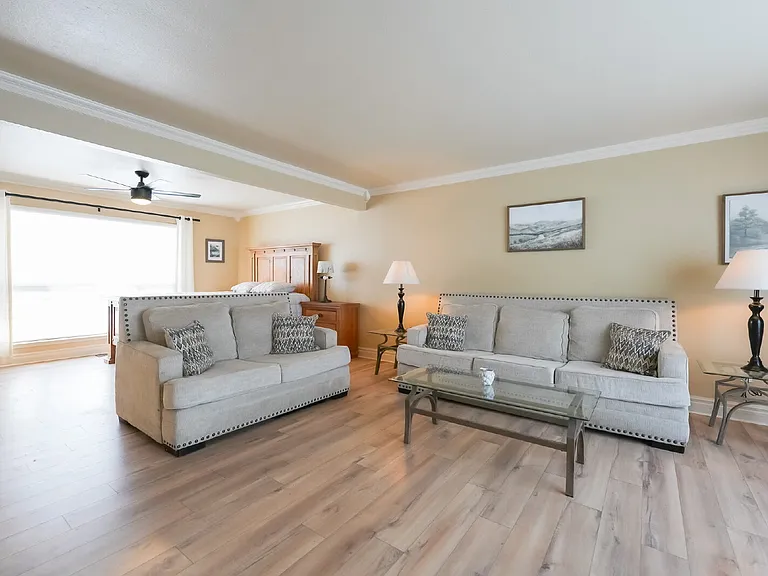 2115 Tesoro Pl — Photo 2