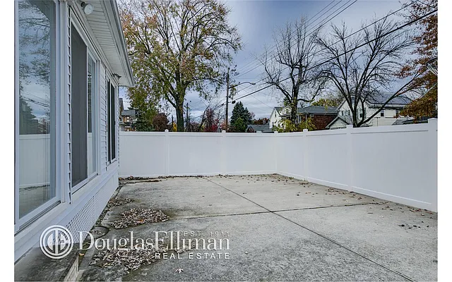 Sold by Douglas Elliman | media 17