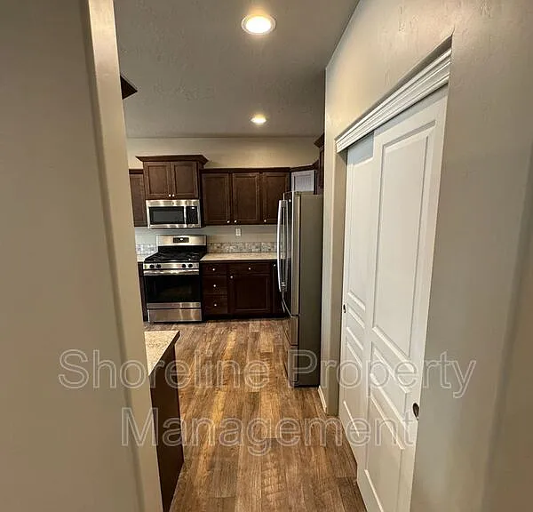 511 Diamond Lake St — Photo 60