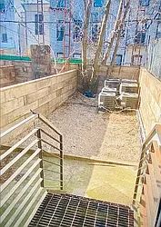 Rented by L Rose Realty (Brokerage)