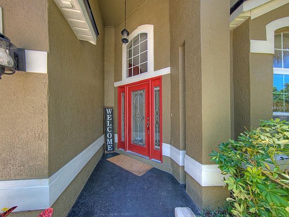 5th image of 930 N Lake Claire Cir