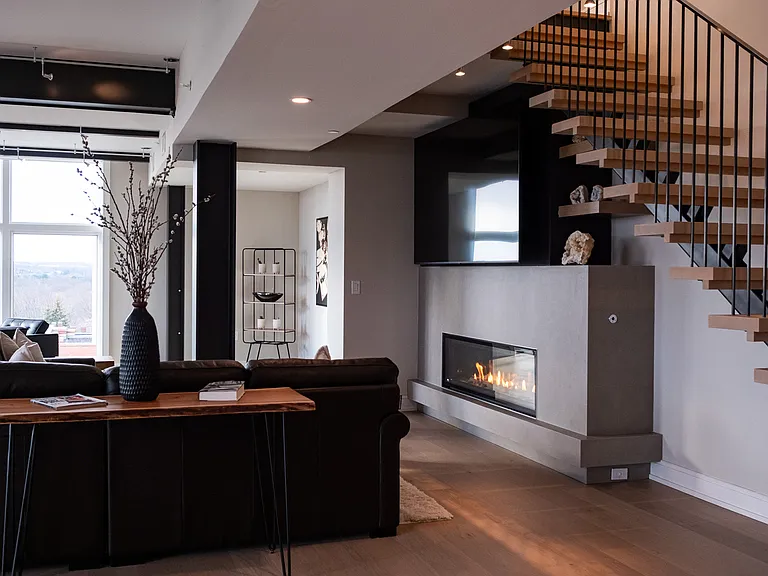 Living room w/ remote gas fireplace