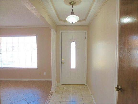 3rd image of 500 E Scotland Dr
