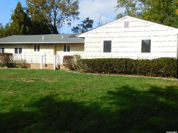 6 Longacre Court, Port Jefferson, NY 11777