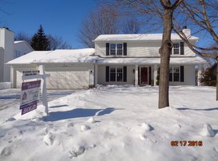 1818 Dancing Dunes Dr, Green Bay, WI 54313