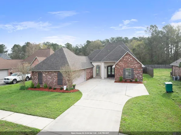 34122 Spring Lake Dr, Walker, LA 70785