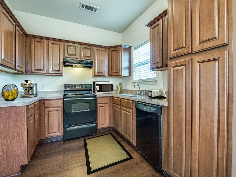 828 Parkplace Rdg — Photo 5