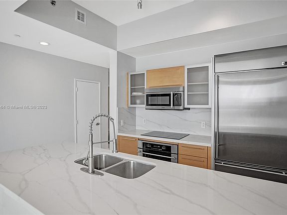 5th image of 950 Brickell Bay Dr APT 4610