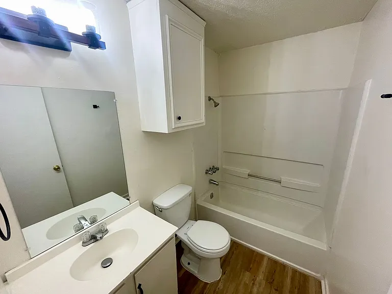 154 Crestview Apartments! 2 Bed/1 Bath Units Available for Lease! Brandon 042 — Photo 6