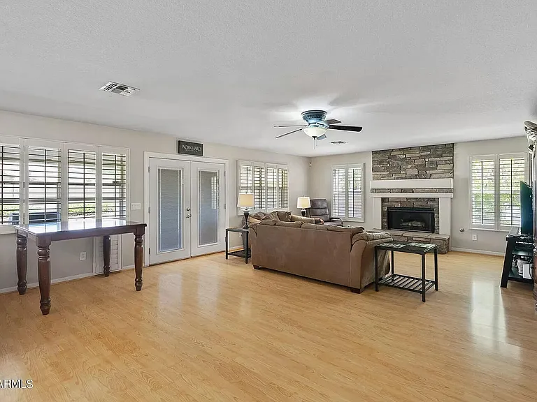 7879 W Kerry Ln — Photo 7