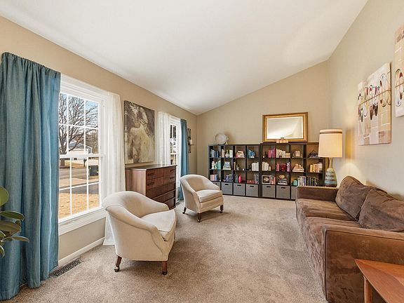 4th image of 2023 Springside Dr