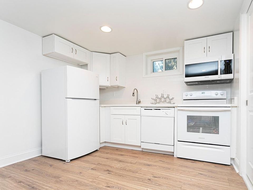 Brand new kitchen with full-sized appliances