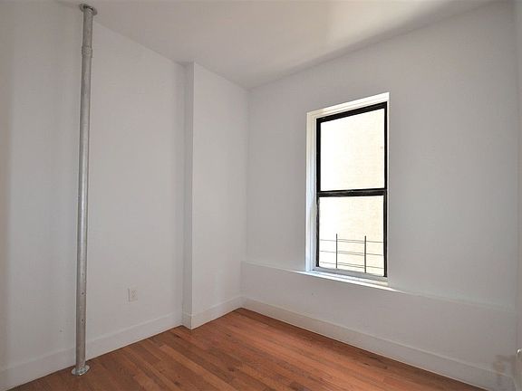 3rd image of 452 W 164th St APT 32