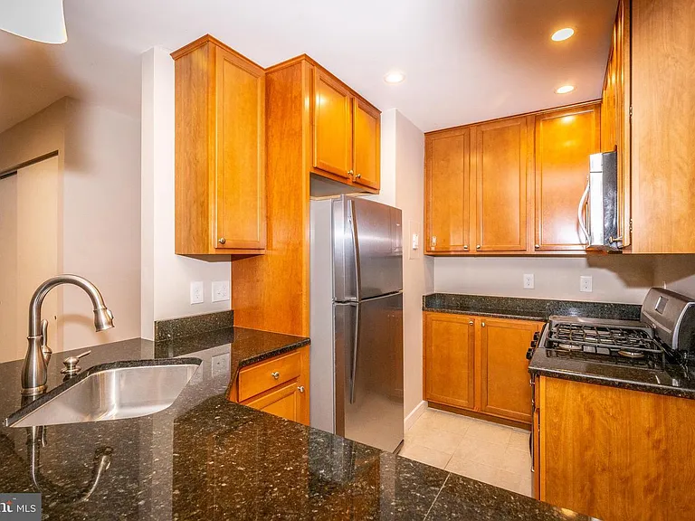 9 Silverwood Cir #11 — Photo 8