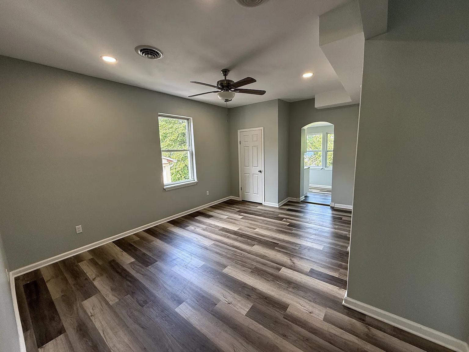 2 bed, 1000 sqft, $1,600 — Photo 4