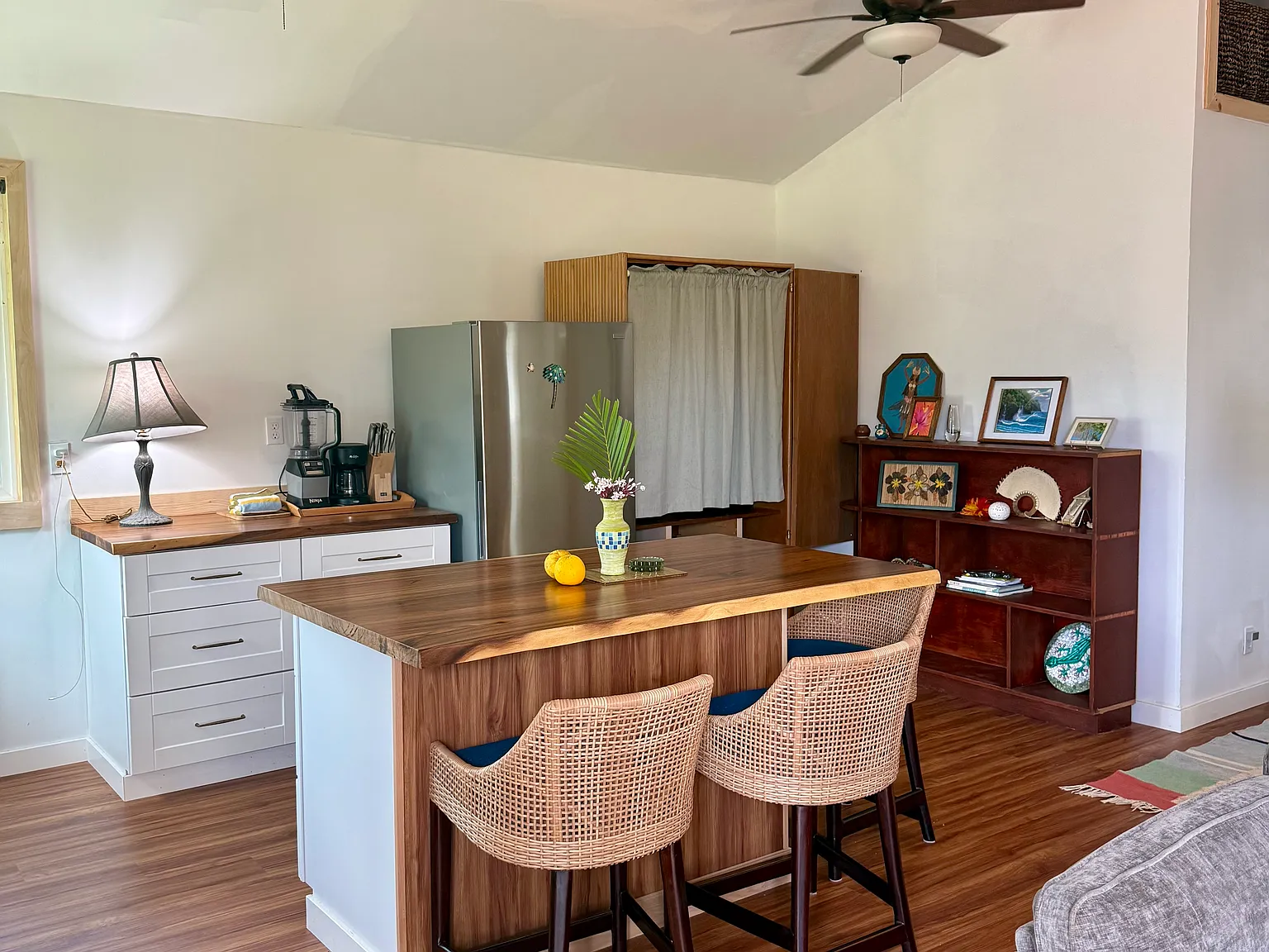1 bed, 576 sqft, $3,200 — Photo 4