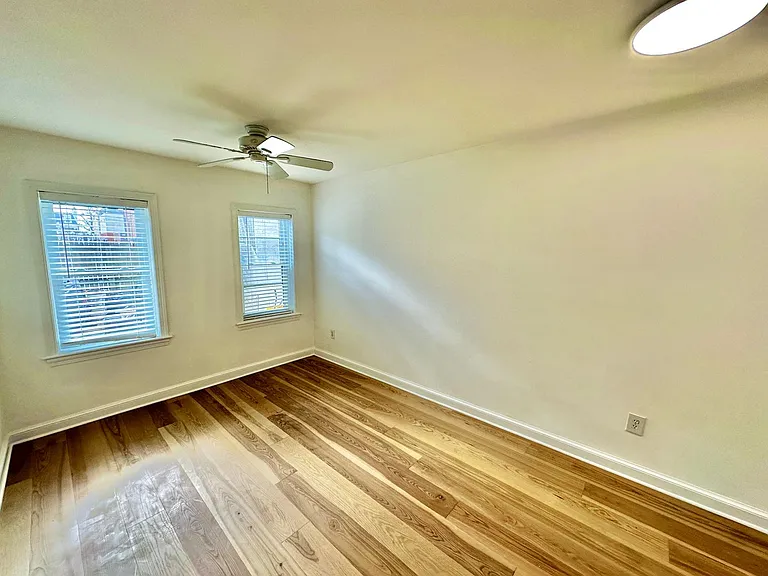 815 E St SE #1 — Photo 14