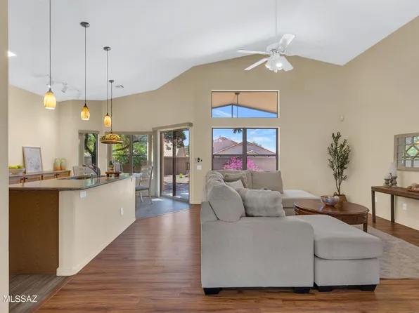 658 S Spanish Steps Dr, Tucson, AZ 85748