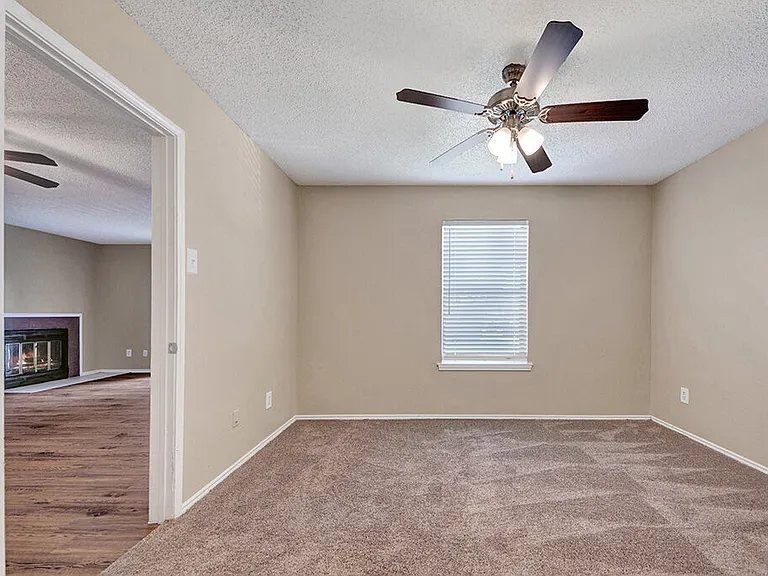 South Meadows Apartments — Photo 8