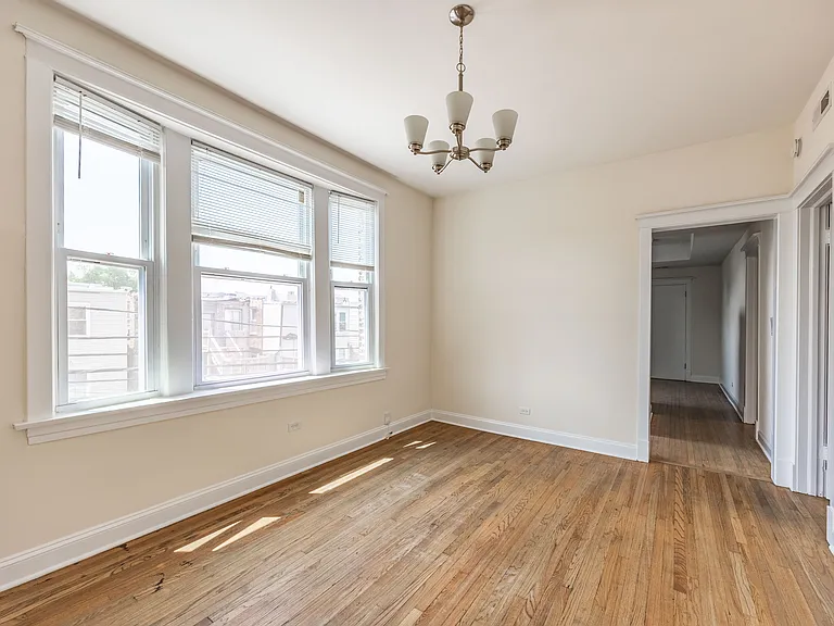2826 N Troy St #2 — Photo 12