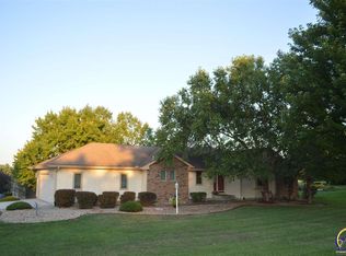 6121 SW 40th Ter, Topeka, KS 66610