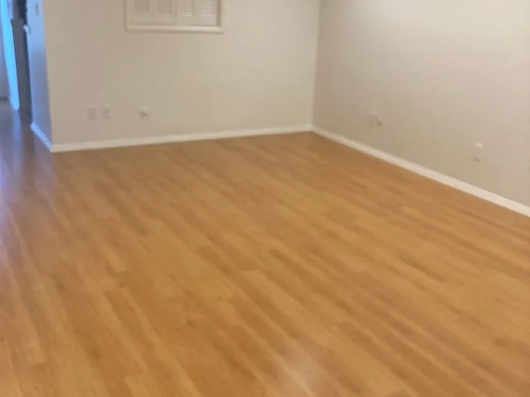 130 W Mountain St — Photo 2