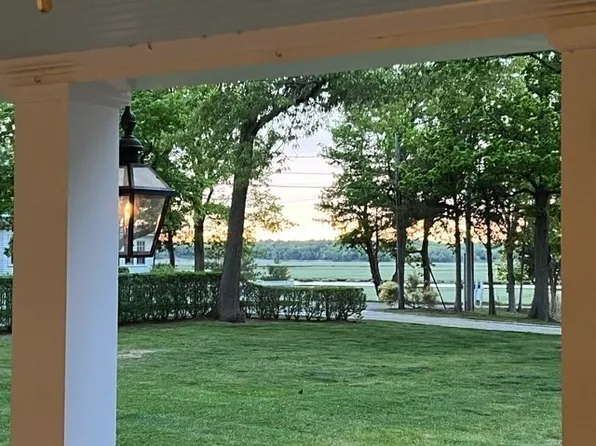 39 Bay Pond Rd, Duxbury, MA 02332