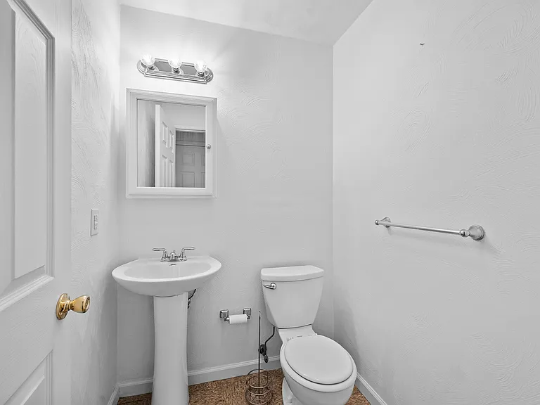 1304 Breed St — Photo 10