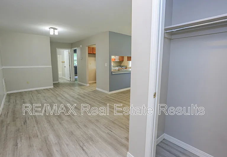 205 White Oak Dr NE #C — Photo 5