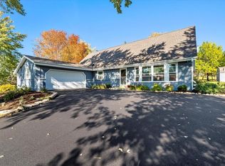 W306S7574 Applewood Ln, Mukwonago, WI 53149