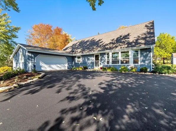 W306S7574 Applewood LANE, Mukwonago, WI 53149