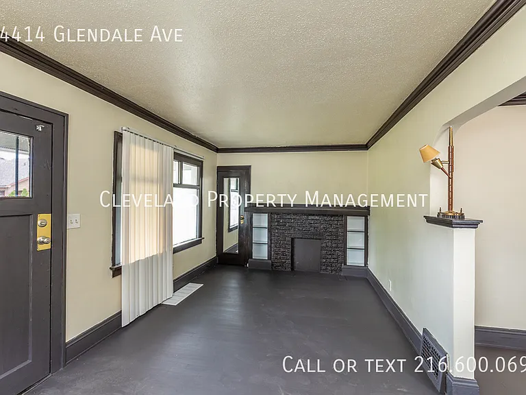 14414 Glendale Ave — Photo 5
