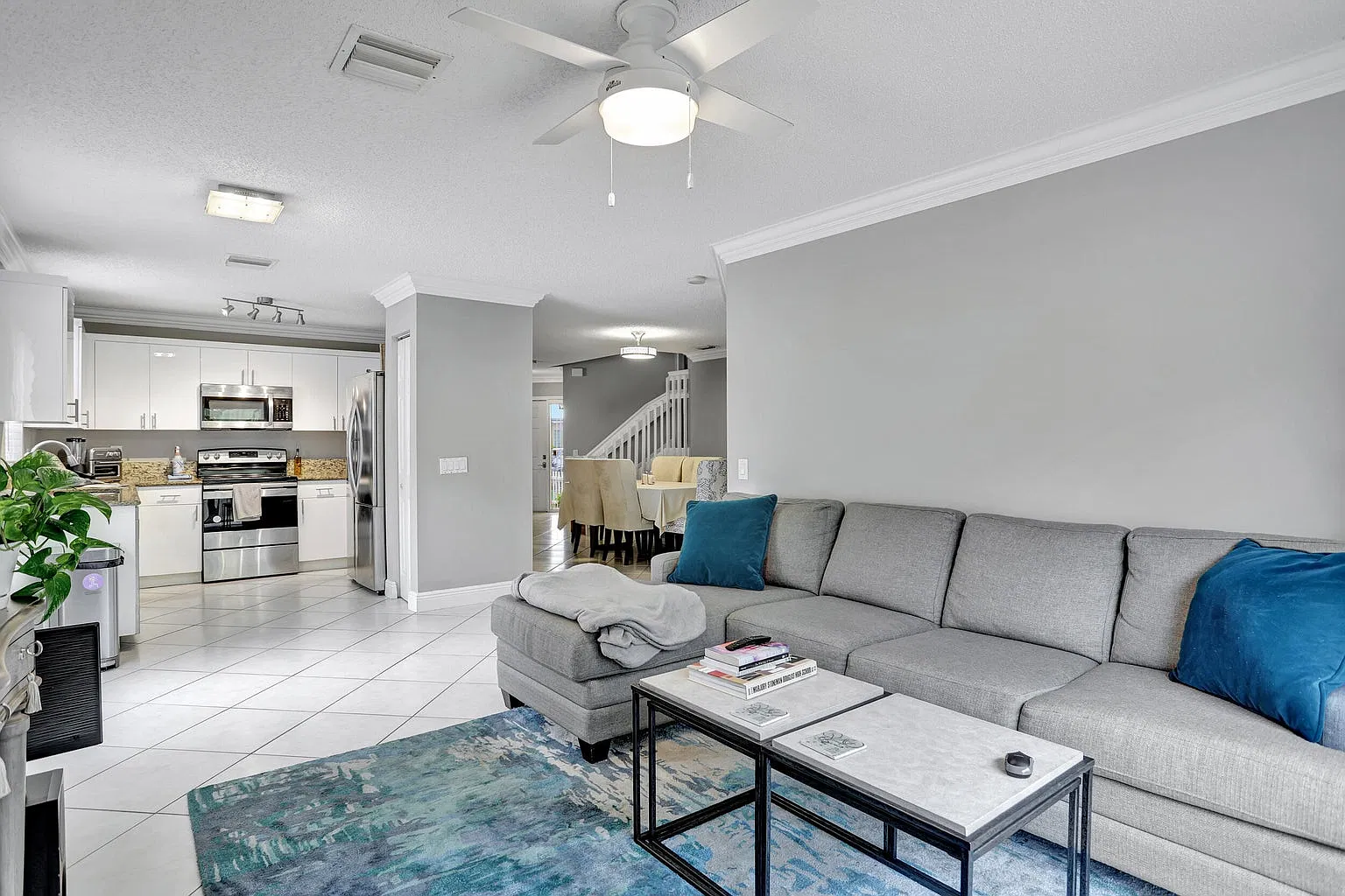 3 bed, 1760 sqft, $3,900 — Photo 3