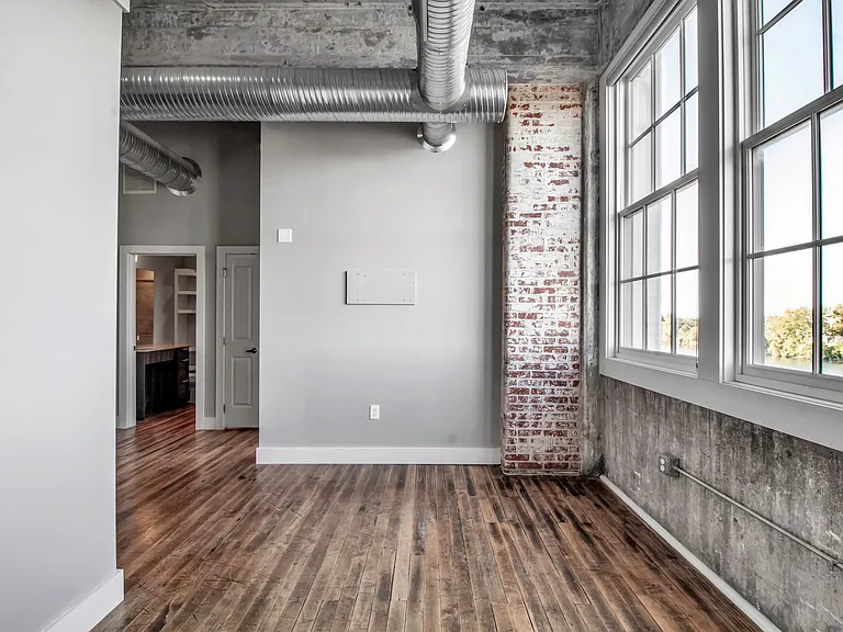 Crescendo Loft Apartments — Photo 24