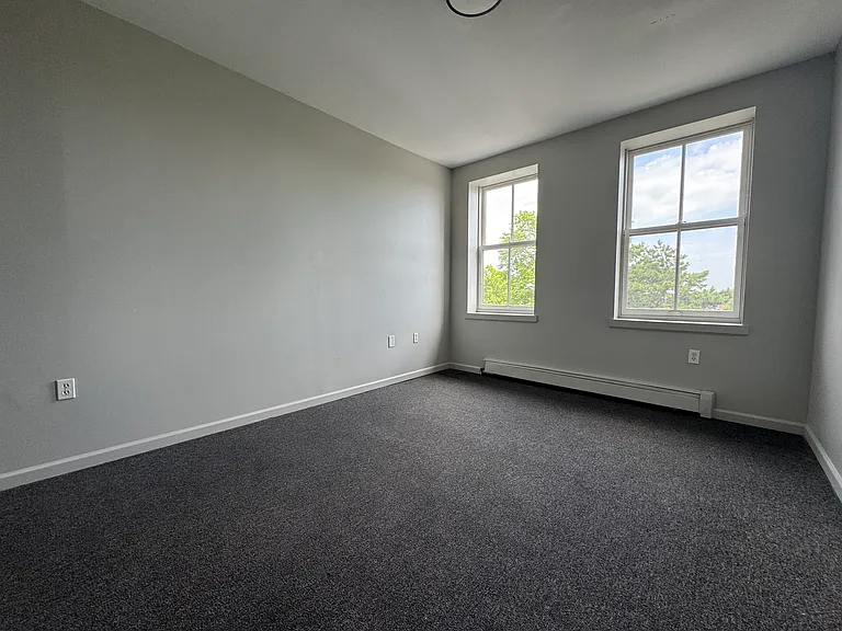 558-612 E Main St #598C — Photo 12