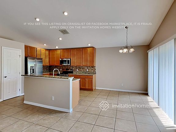 5th image of 723 Berwick Dr