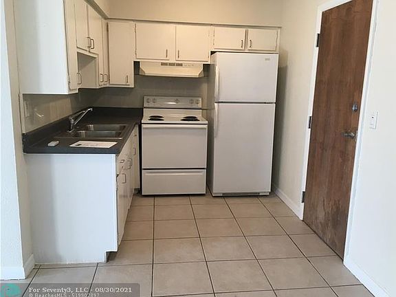 3rd image of 3220 Bayview Dr APT 214
