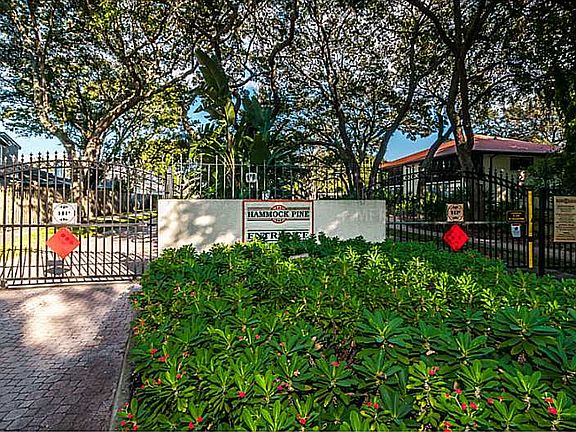 3rd image of 501 Hammock Pine Blvd