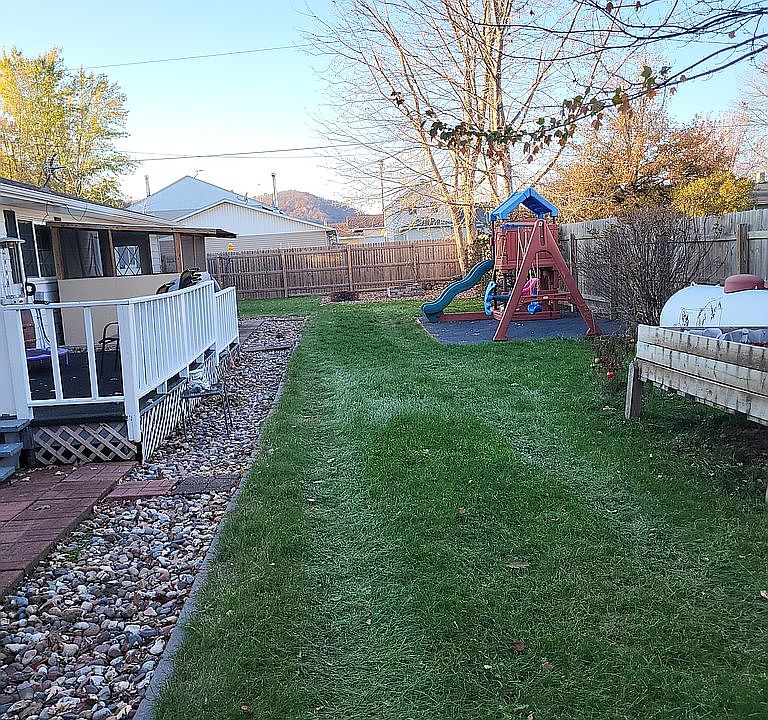 119 2nd St NE, New Albin, IA 52160 Zillow