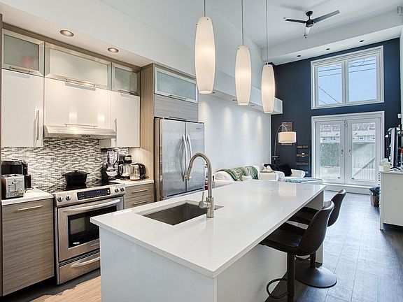 4th image of 5662 Roberts St #108