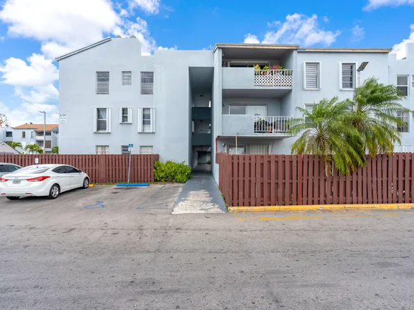 1735 W 60th Street #M307, Hialeah, FL 33012