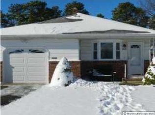 463 Saint Thomas Dr, Toms River, NJ 08757