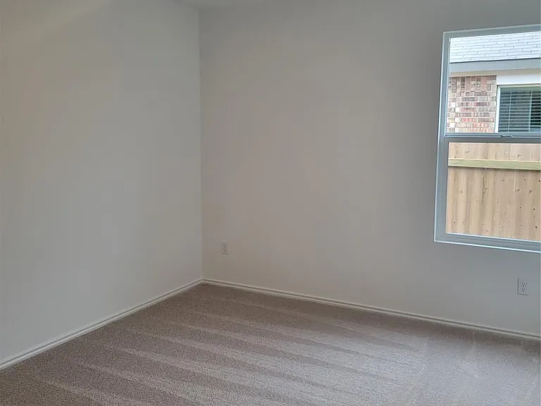 623 Waterway Ave — Photo 9
